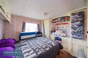Park Home Bedroom- click for photo gallery